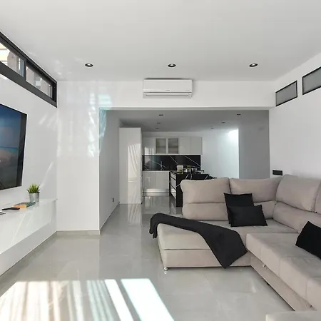 Апартаменты Daniela By Villagrancanaria